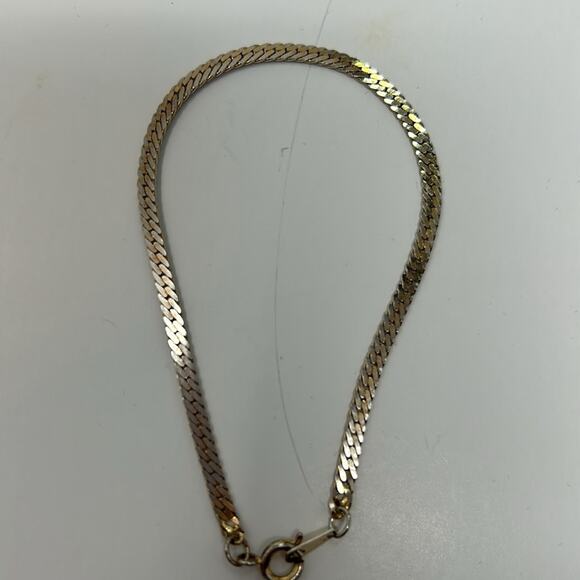 Herringbone Korean Gold Tone Chain Bracelet Size 7 Inches - Picture 7 of 8